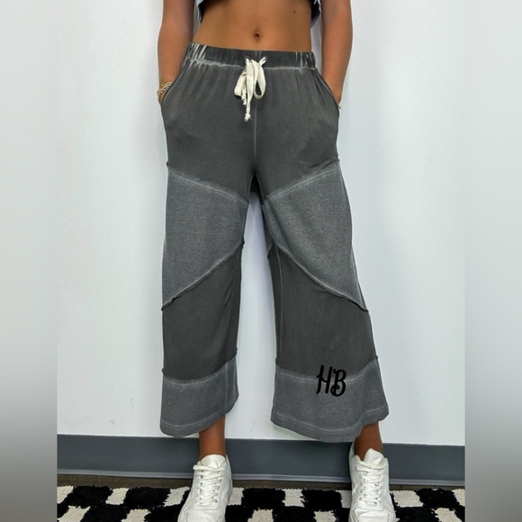 Adorable Soft POL Cropped Pants with Pockets | Bestselling Loungewear - Picture 4 of 7